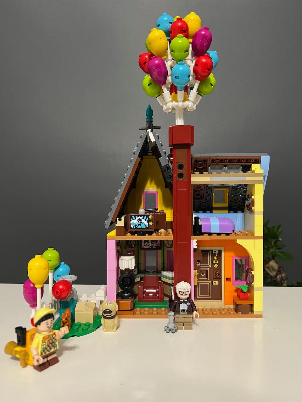LEGO Ideas Pixar's Up House With Balloons Achieves 10,000 Supporters - The  Brick Fan