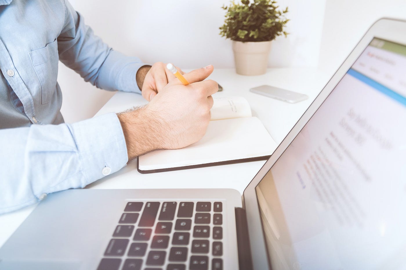 Don’t Burn Out in January — Build Your 2023 Writing Manual Instead