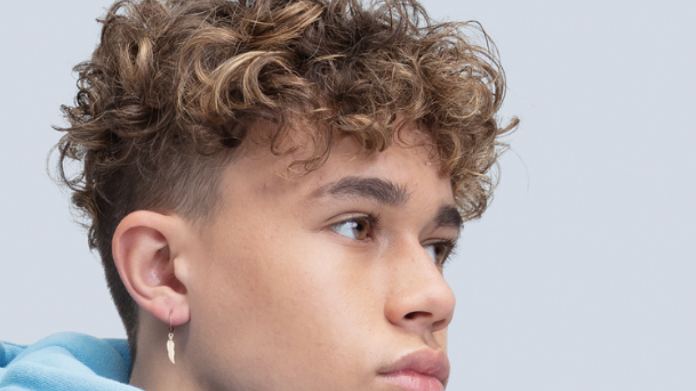 10 Best Curly Haircuts for Teenage Boys