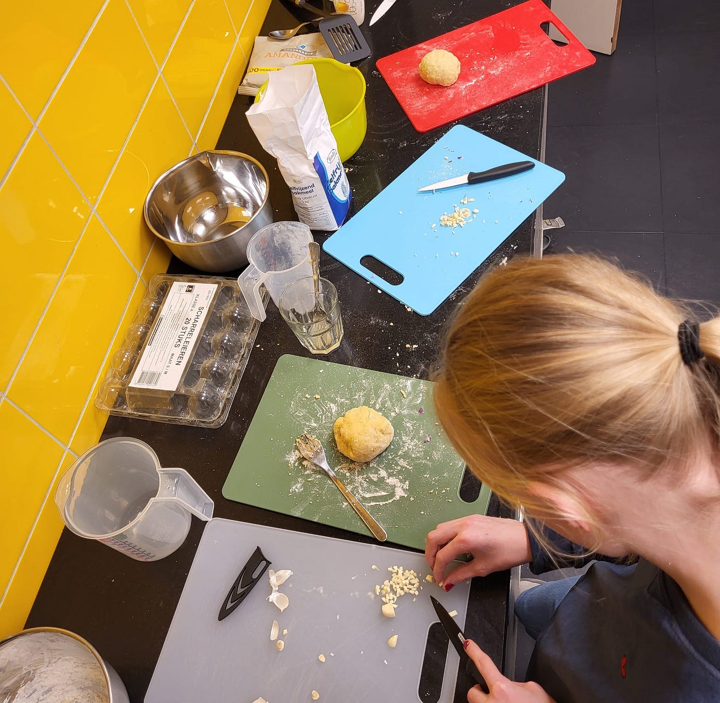 Kinder kook- en bakworkshop in buurtcentrum De Dreef: “thuis kook ik nu elke dinsdag”