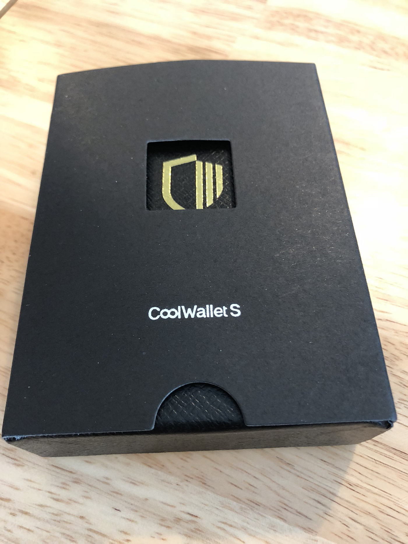 Nellie의 CoolWalletS 개봉기 & 사용 방법. 안녕하세요, 지퍼 커뮤니티 매니저 넬리입니다. | by ZPER for  P2P Finance | ZPER | Medium