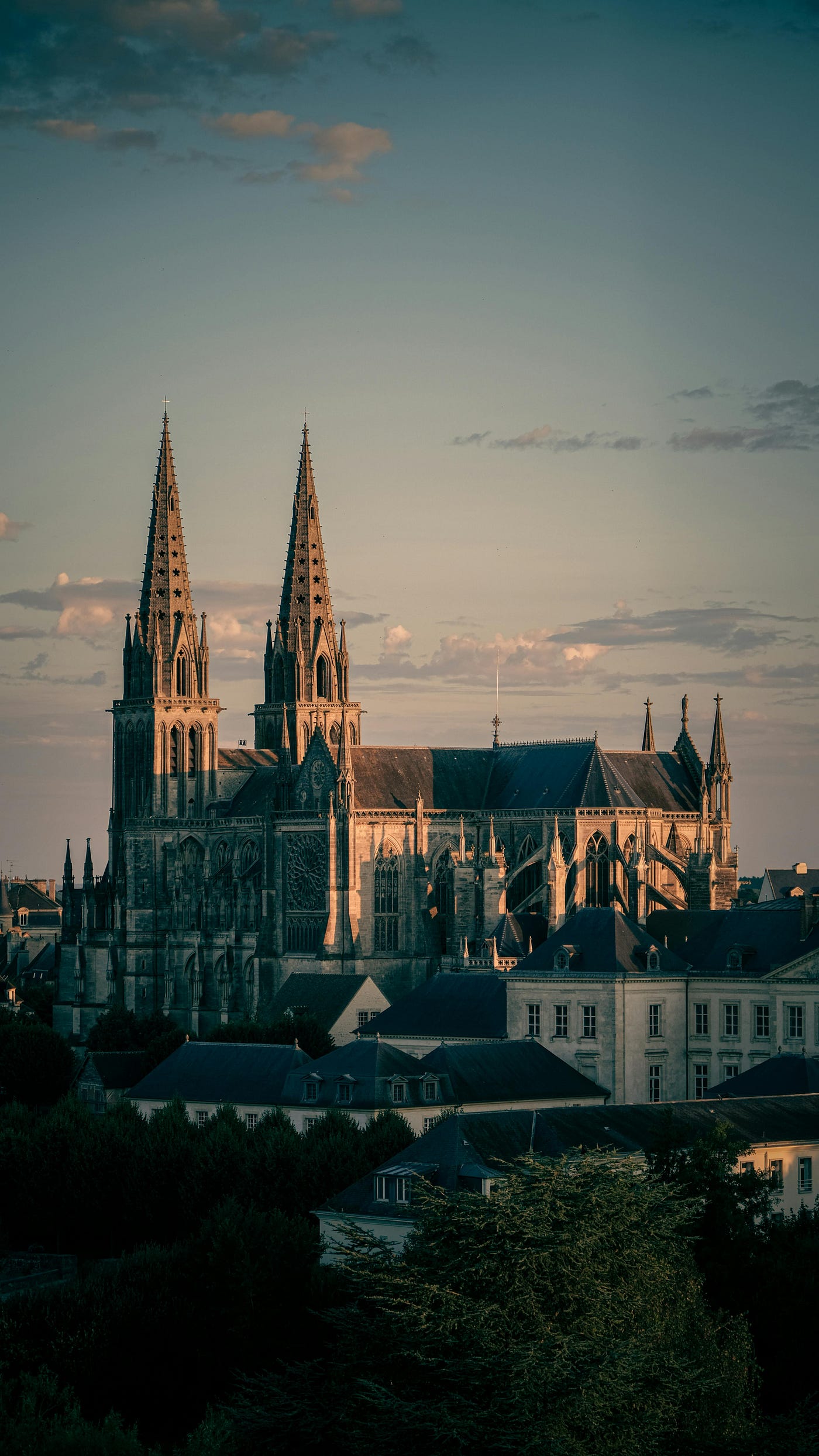 Ultimate Guide to Reims: Navigating the City of Coronations and Champagne