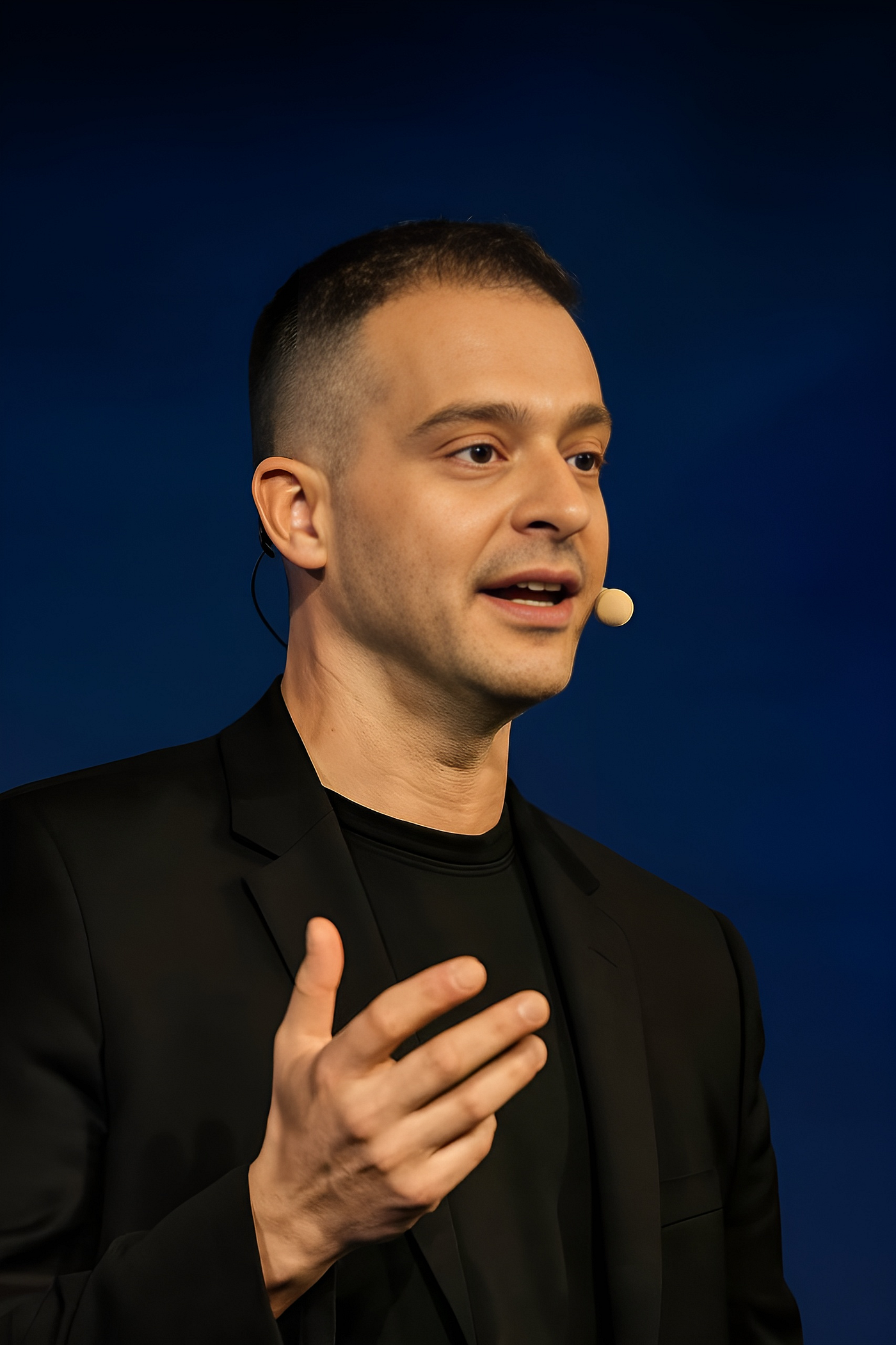 Leading From The C-Suite: Eric Benz On Five Things You Need To Be A Highly  Effective C-Suite Executive | by Dina Aletras | Authority Magazine Europe |  Dec, 2025 | Medium