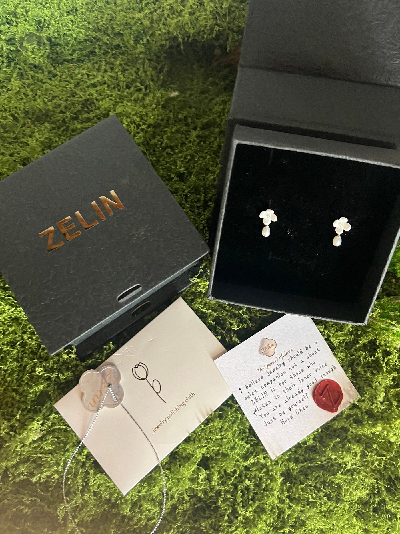 The Quiet Flower: How ZELIN ART Turns Jingdezhen Porcelain into Floral Jewelry