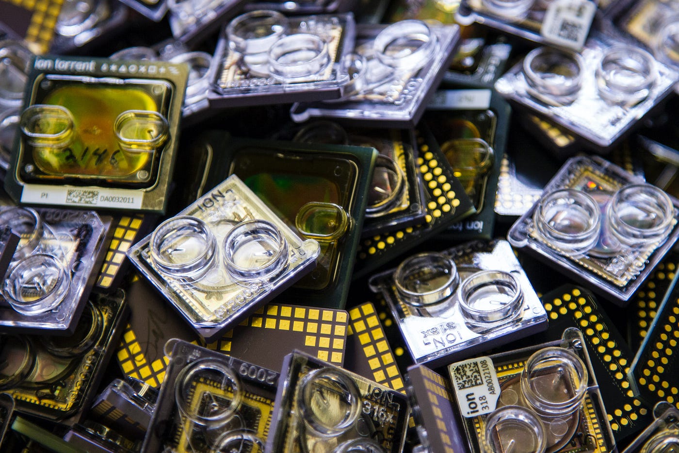 Towards Simple and Low-cost On-site Diagnosis with New Microfluidic Biosensors