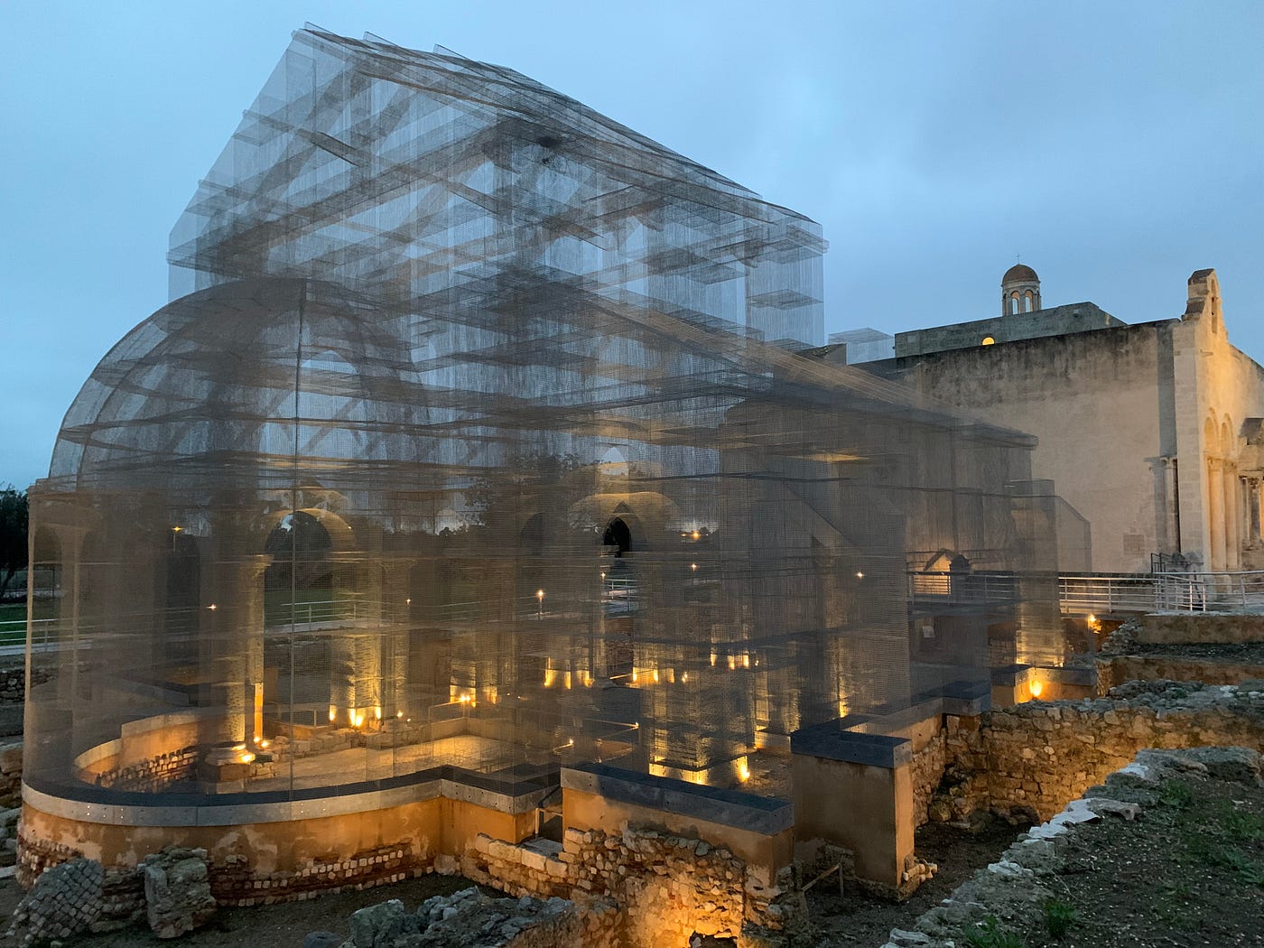 Eduardo Tresoldi’s reconstruction in wire mesh of the Basilica di Siponto in Apulia.