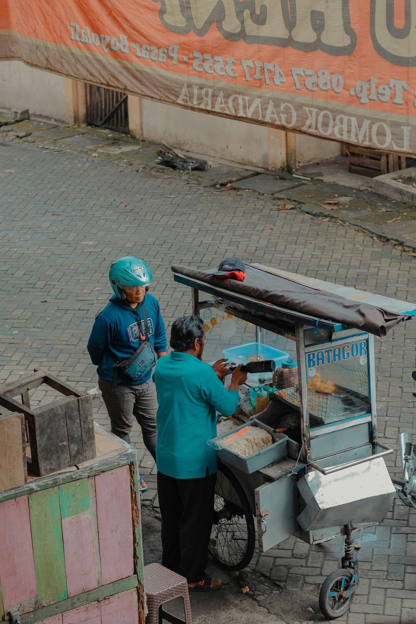 Batagor Rp 200 Ribu di Jerman, dan Warganya Tetap Antre — Kisah Eva Hertl yang Membawa Dapur…
