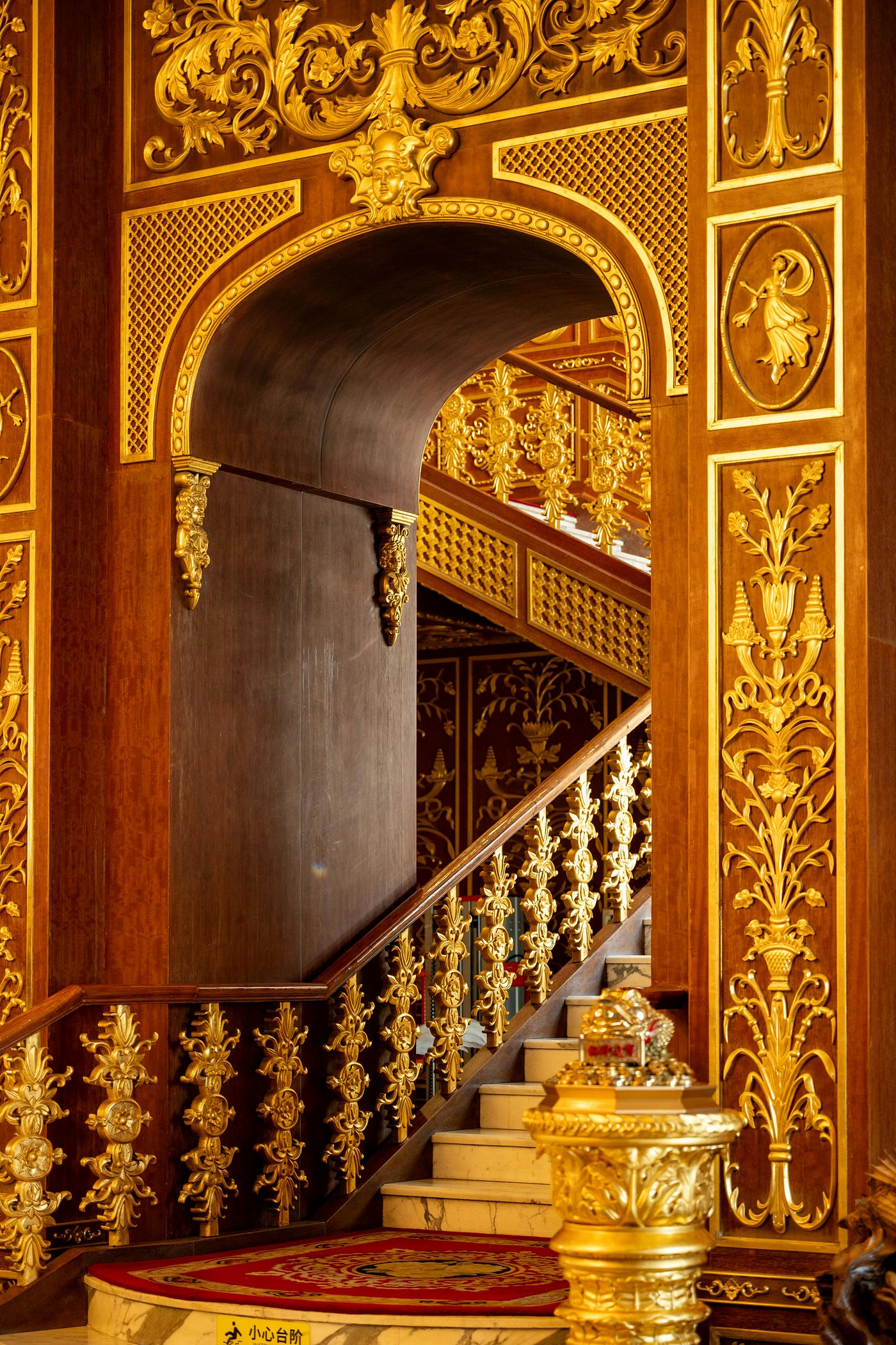 📞 +91 916 7786 203 | Intricate Goldleafing & Gilding Décor on Harbin’s Architecture