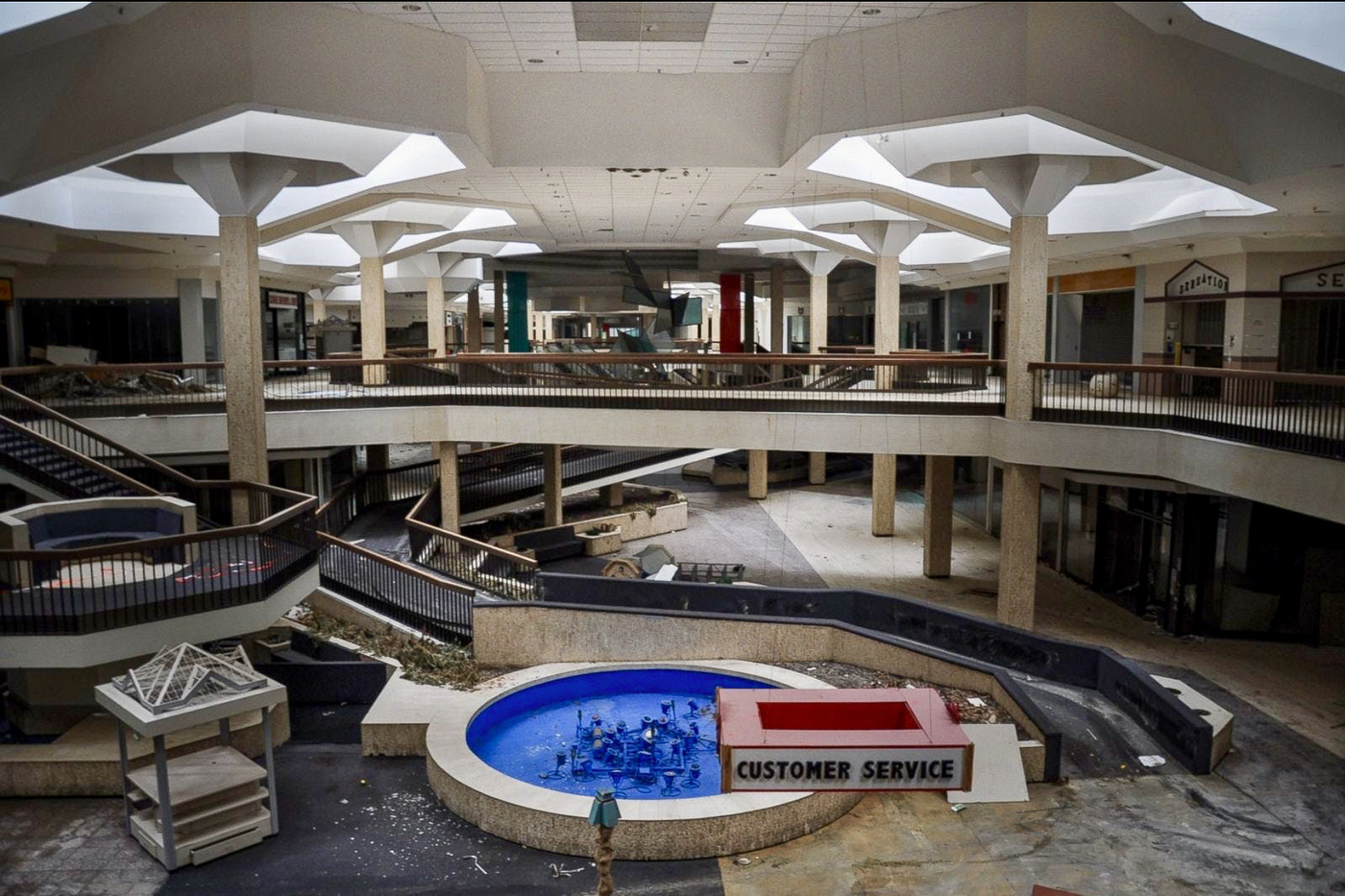 Dying Malls? This One Has Found a Way to Thrive - The New York Times