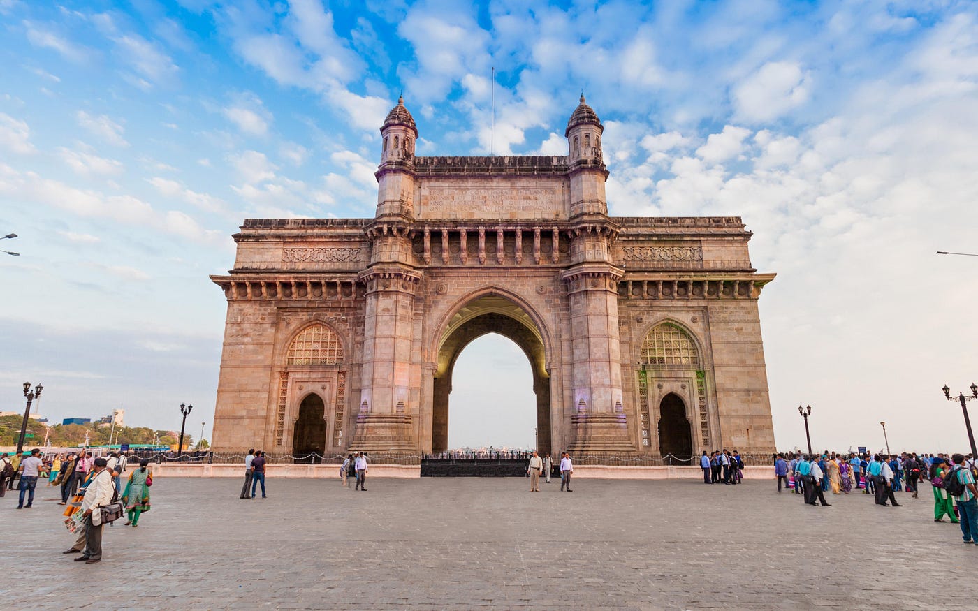 In What Way Is the Gateway of India a Blend of History and Architectural  Brilliance? | by Isabelle Cook | Medium