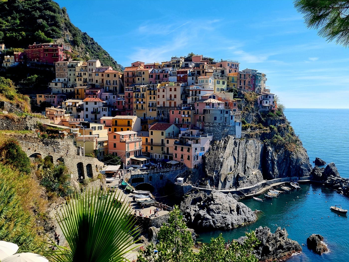 Cinque Terre ชินแค้วะ เตเร่. หนึ่งในแหล่งท่องเที่ยวดังริมทะเลของอิตาล… | by  DTong Saravudecha | Medium