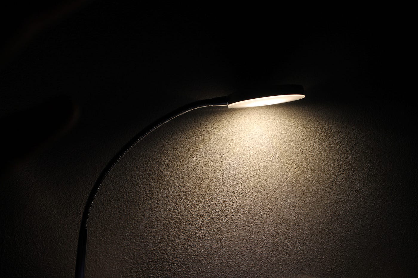 5 Benefits Of Night Lamps For You To Sleep Better | by Wonsuk Choi |  ESCALTO | Medium