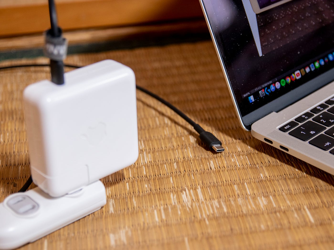1年使用レビュー】バランスの取れたノートブック / Apple