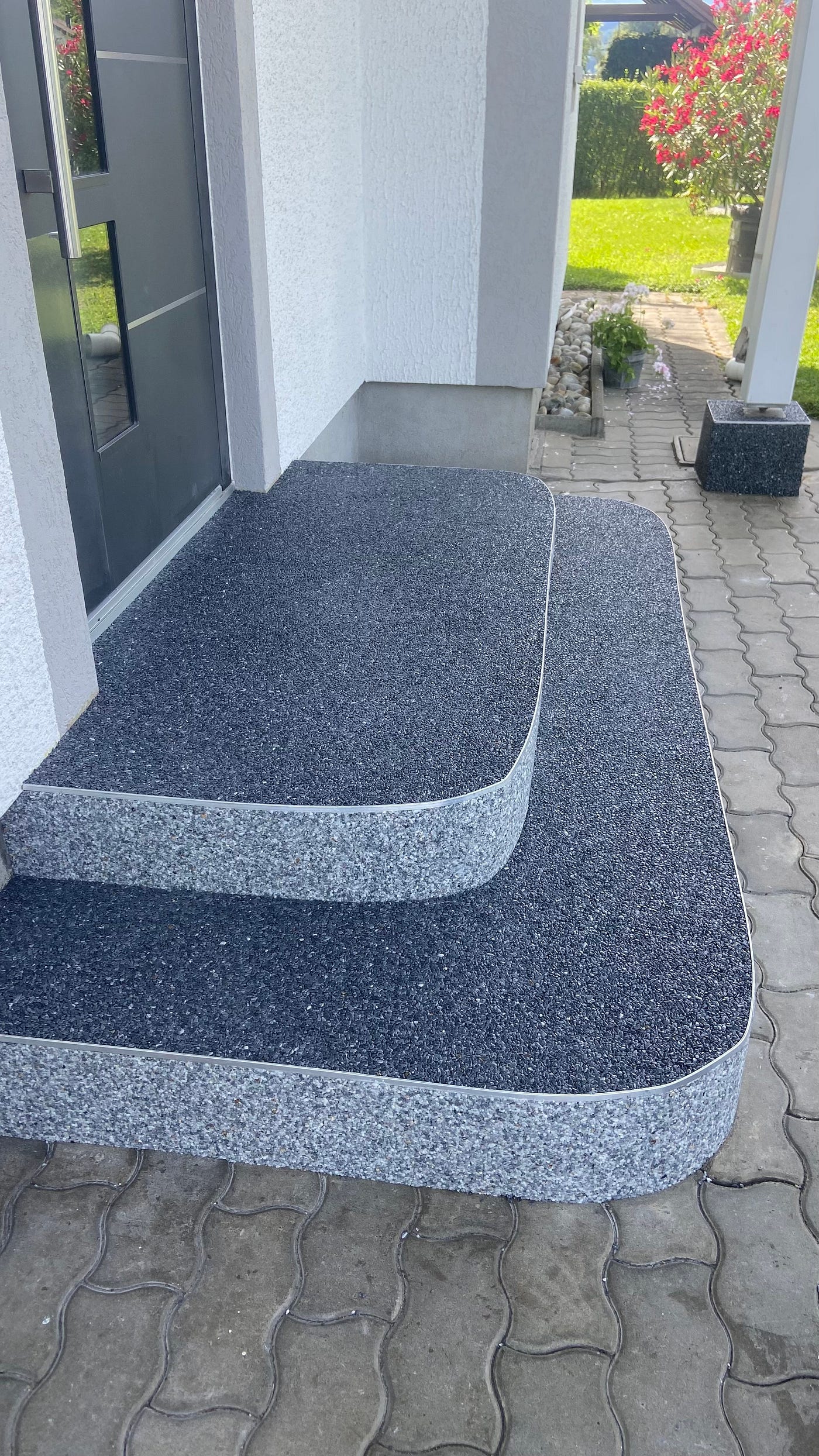Wie viel kostet das Steinteppich Eingangsbereich Verlegen in Gießen?