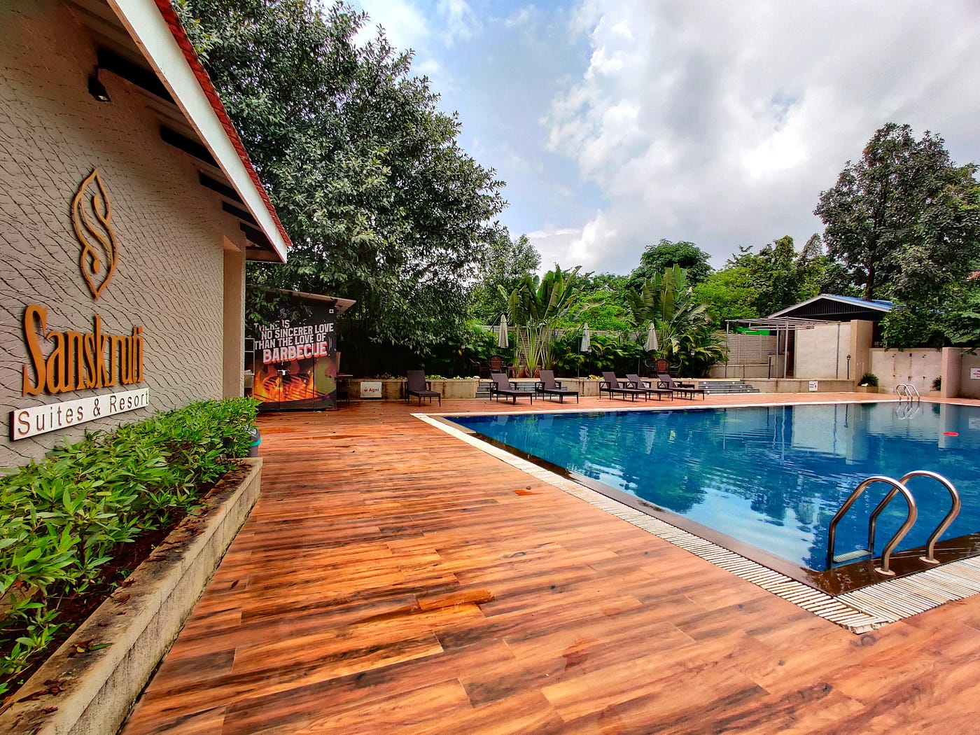 What are the best resorts for a perfect weekend getaway near Mumbai?