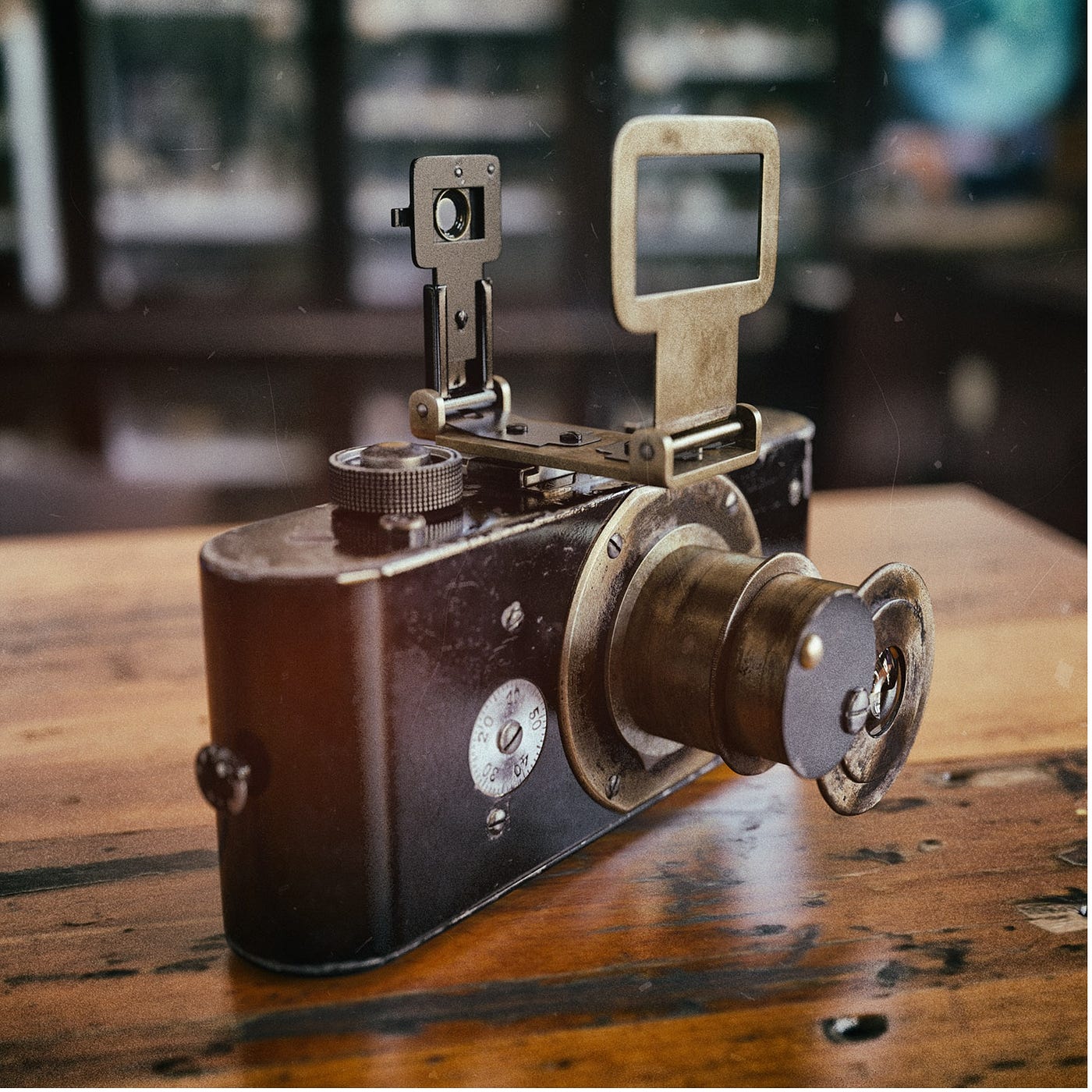 Invaluable Guide to Vintage Leica Cameras - Invaluable