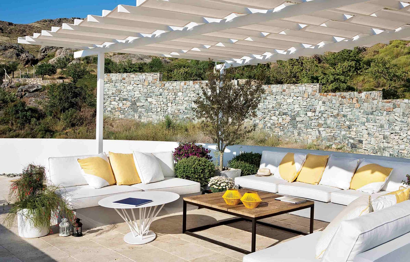 How Modular Outdoor Furniture Transforms Modern Spaces