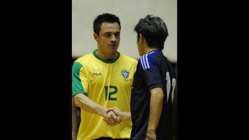 Kazu, ex-Santos e Palmeiras, é o jogador mais velho do mu