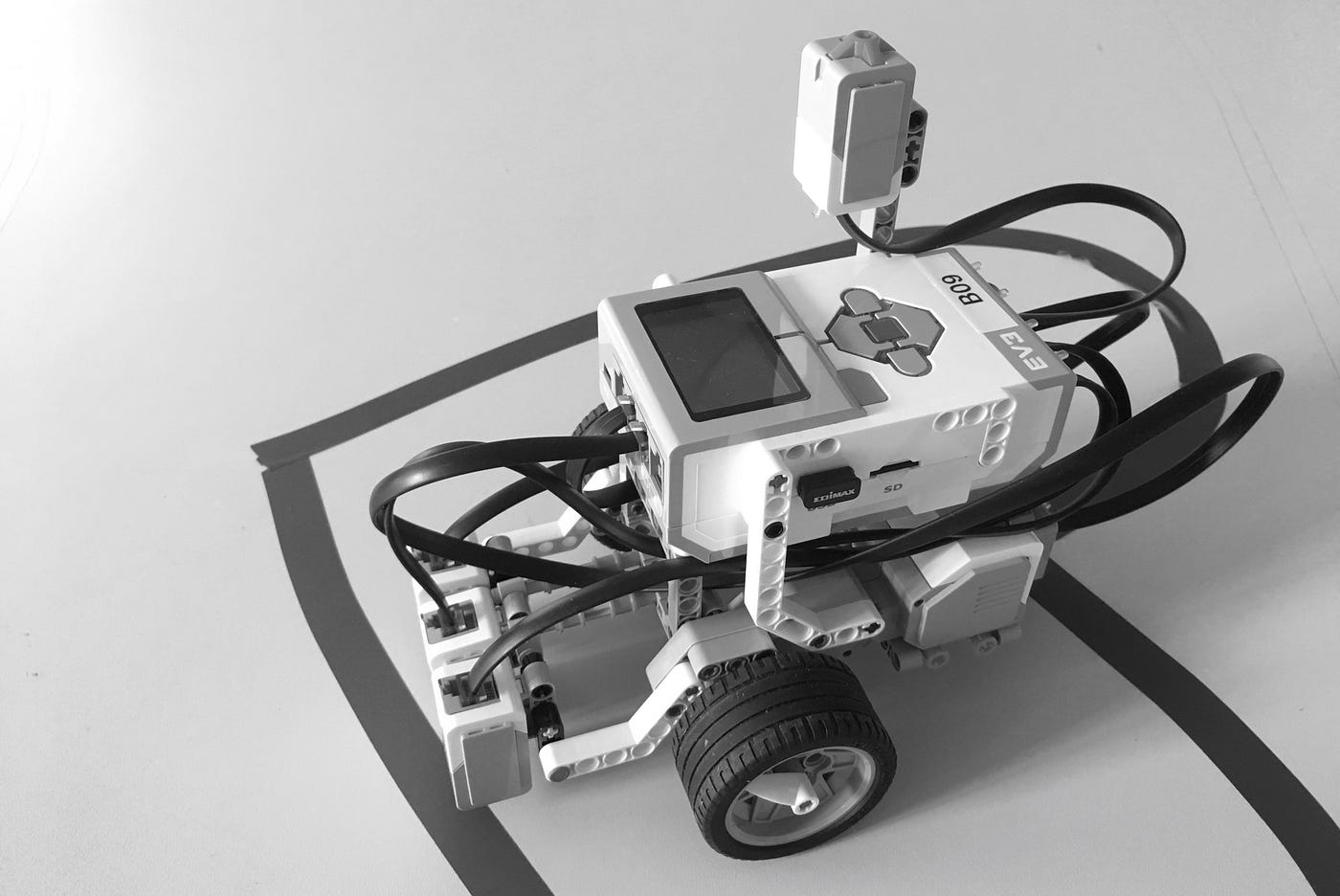 Machine Learning with Lego Mindstorms EV3 | by Lina Peters | The Startup |  Medium