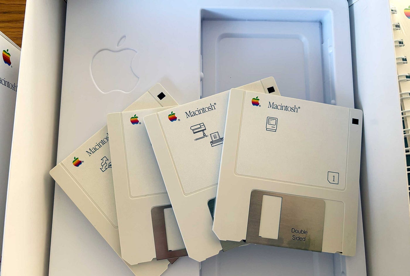 1987] Big Box era: manuals, maps and the lost 'hardware' of