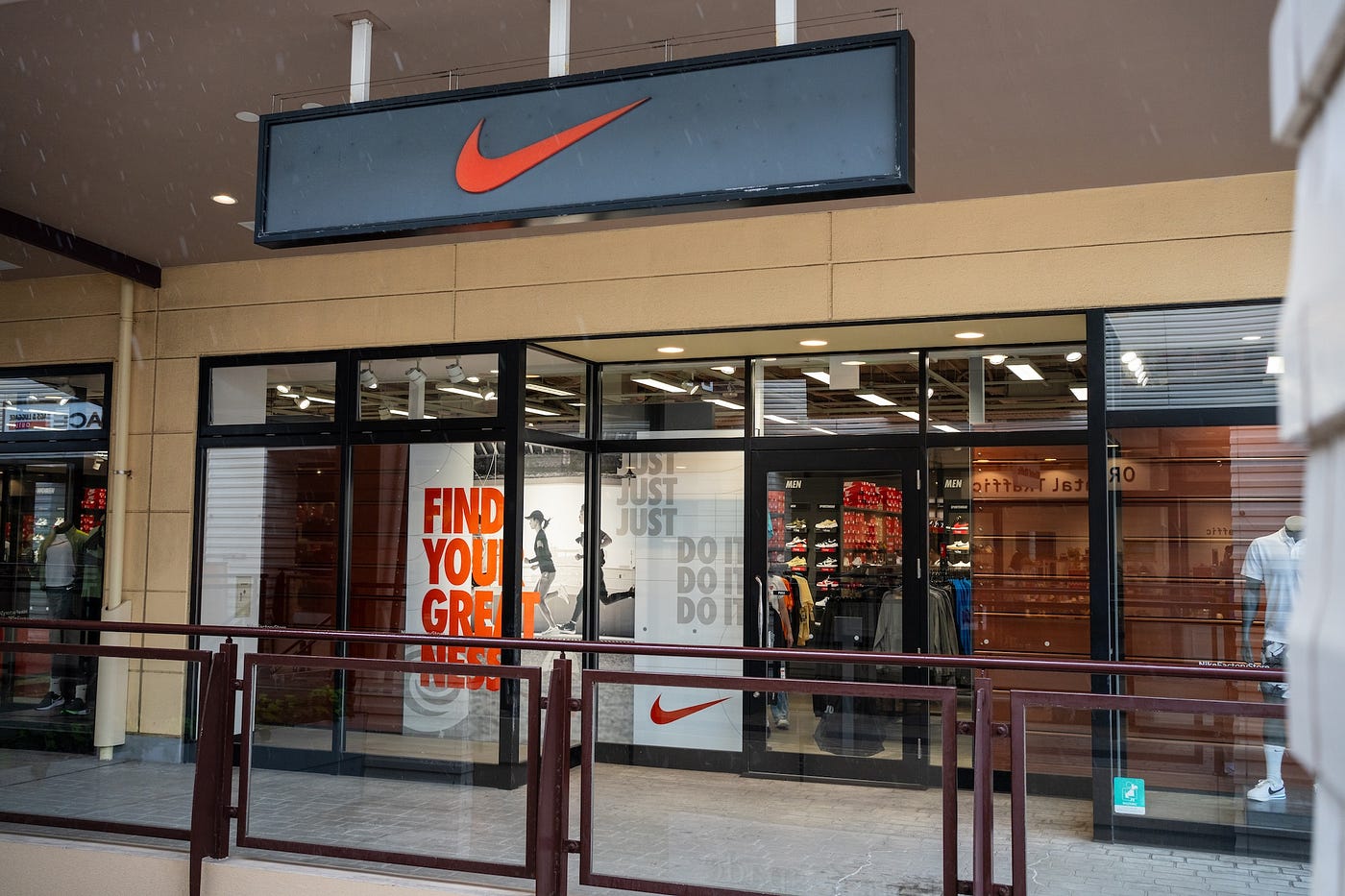 mitsui outlet nike price