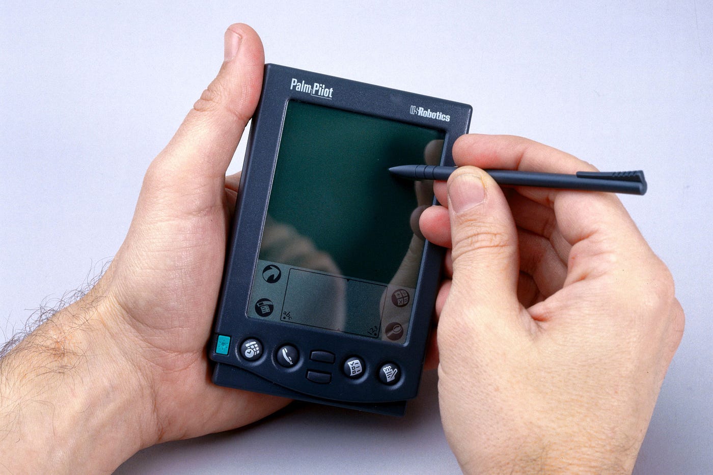 The PALM PILOT Story — Crossing The Chasm & Business Strategy