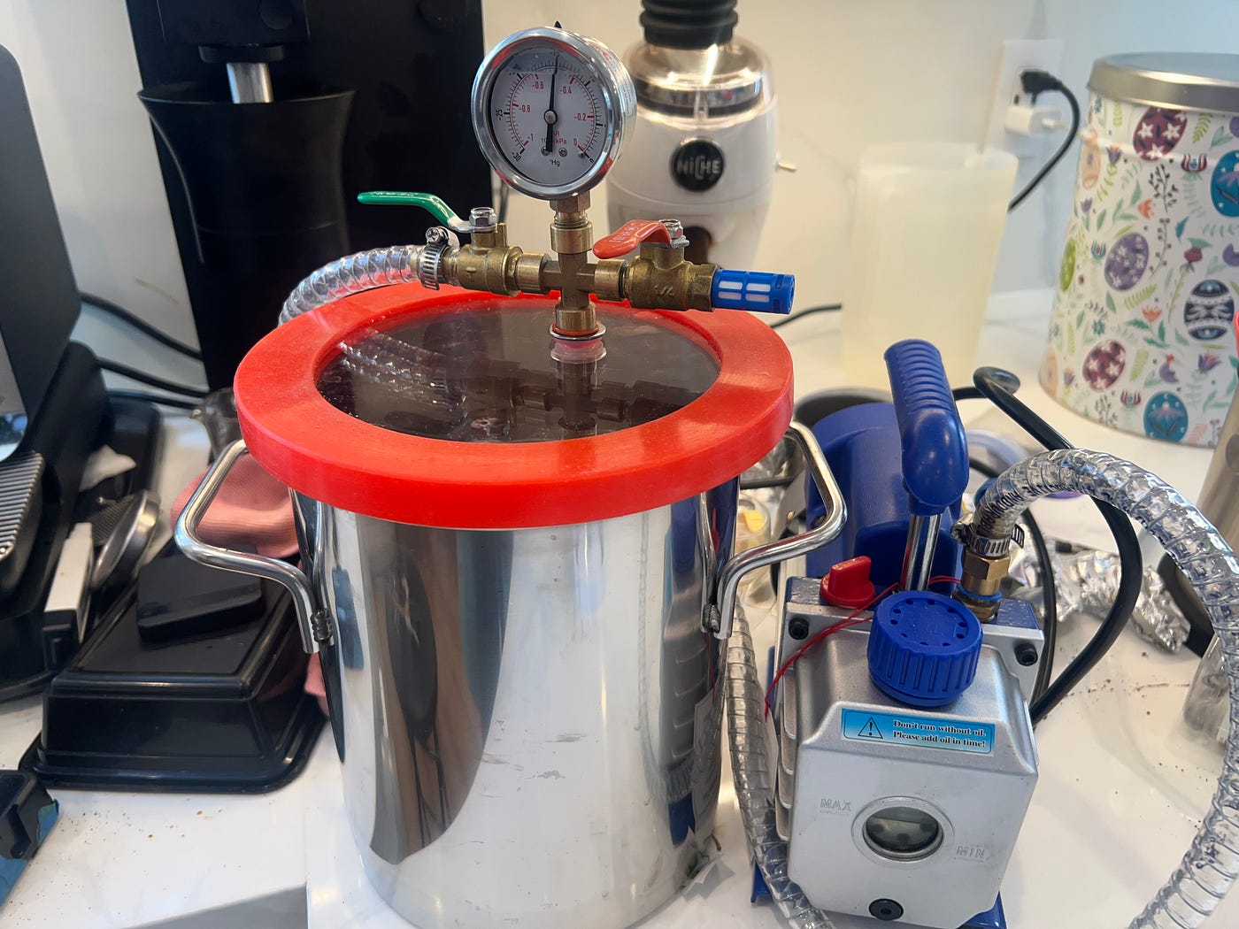 Vacuum Chamber for Improved Coffee Degassing