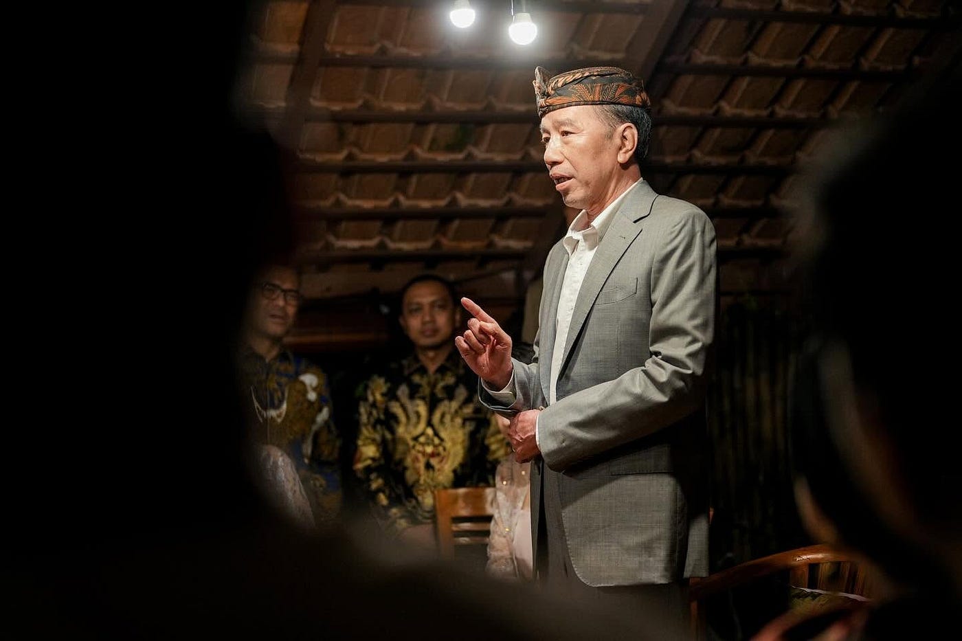 Ketika Jokowi Turun Gunung: Bayang-Bayang Pengaruh di Era Pasca-Kekuasaan