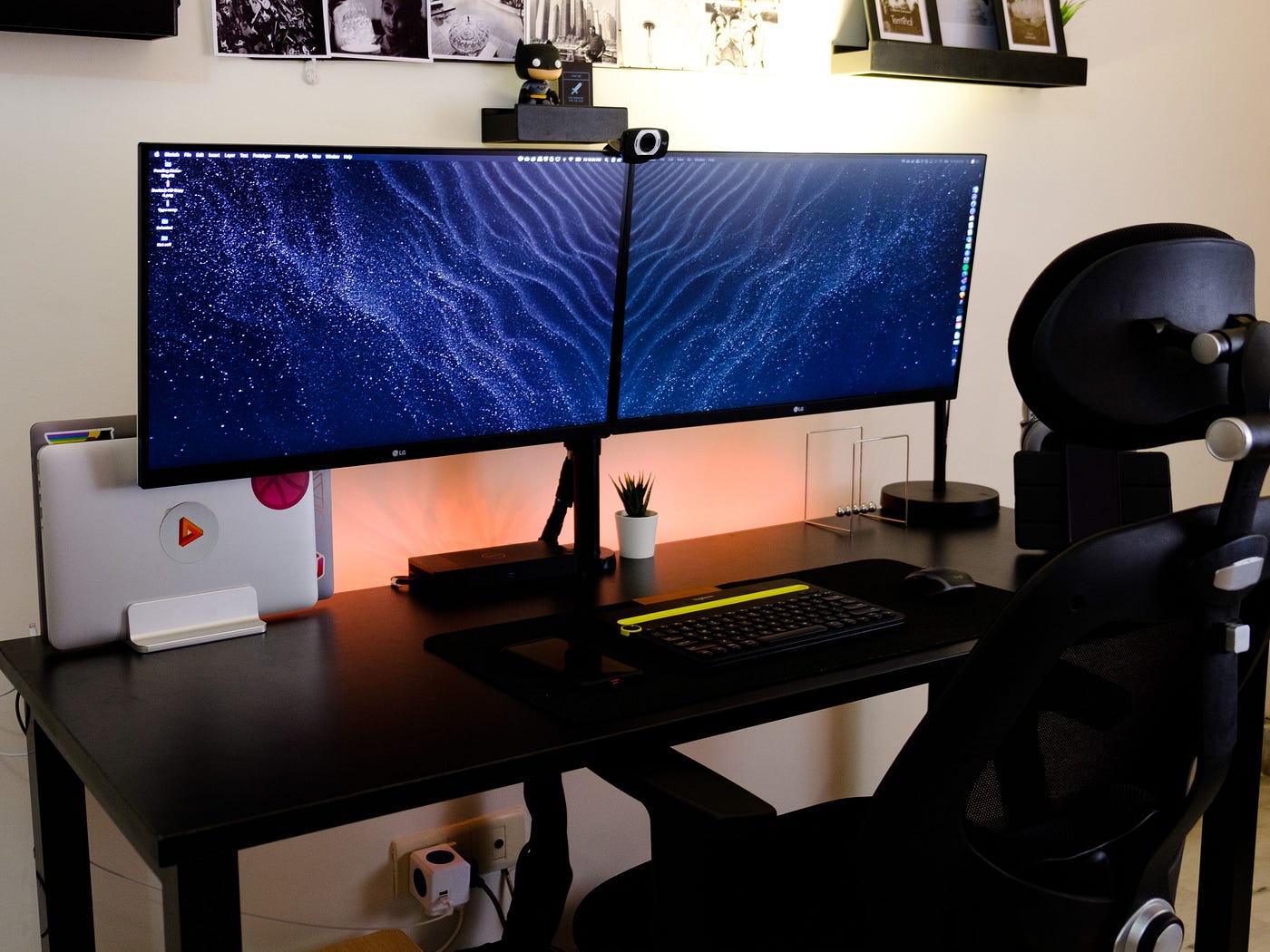 Student + Gaming Desk Setup 2020 // Minimal Dual Laptop Workflow! 