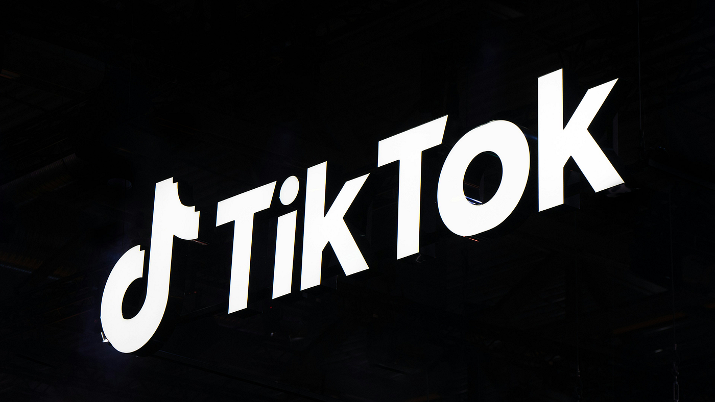 Designing a TikTok-Style Video Feed That Scales to 100 Million Users