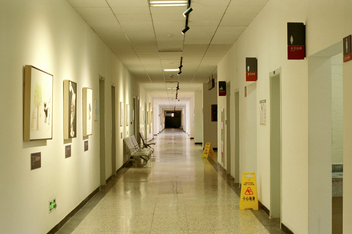 Superbugs (or multidrug-resistant microbes) and Hospitals: Why Infections Spread More Quickly…