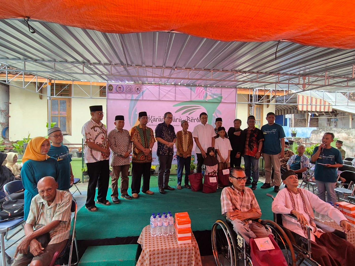 Karangwaru Berbagi Santuni Anak Yatim dan Kaum Dhuafa