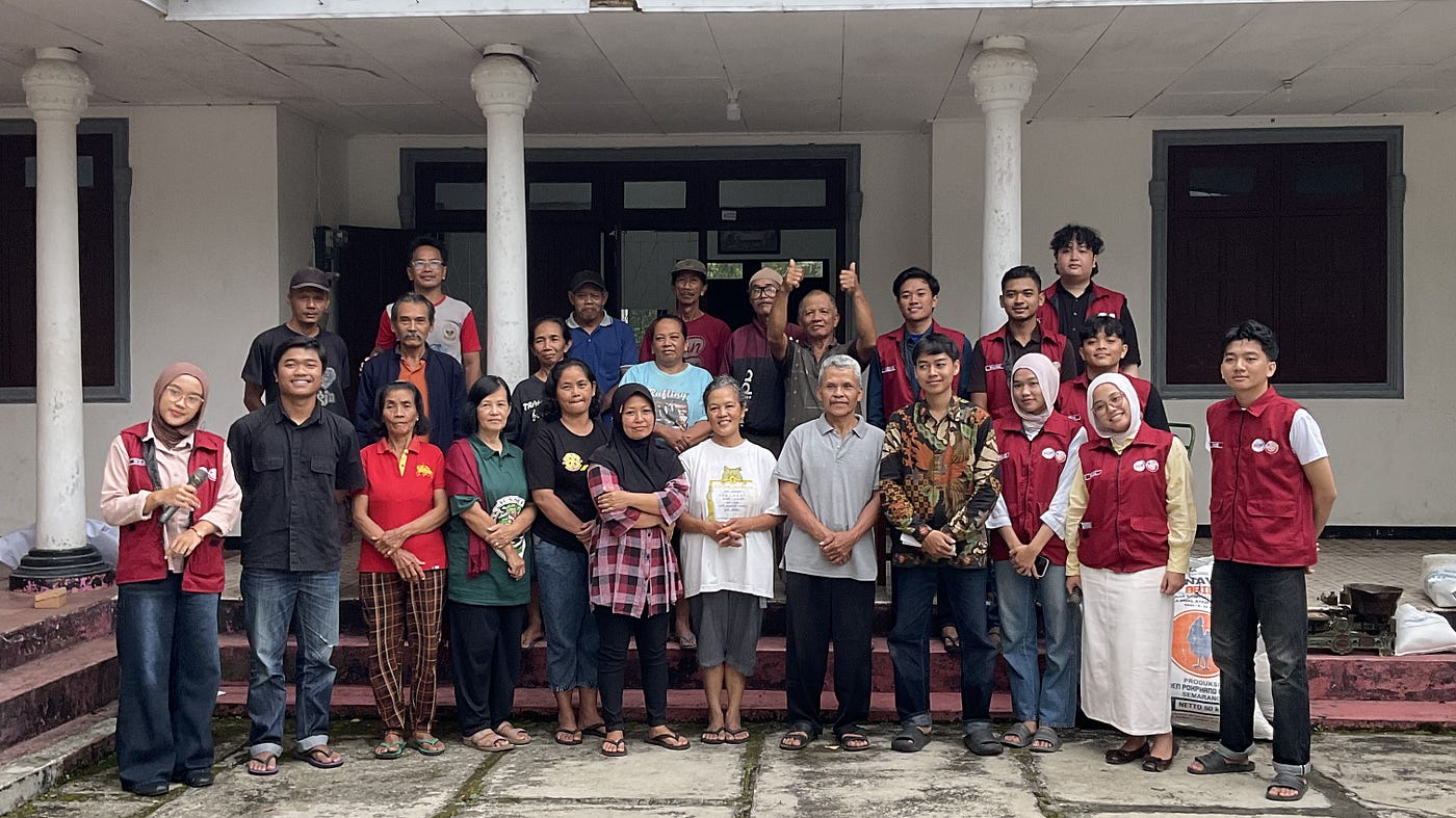 Pemanfaatan Limbah Ternak untuk Pertanian Berkelanjutan, Inisiatif Mahasiswa KKN UMY di Dusun…