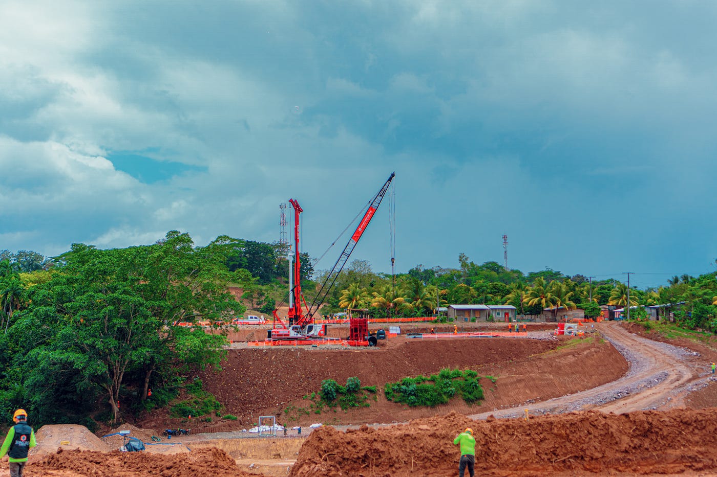 El Tríptico de la Infraestructura Vial: Geotecnia, Seguridad y Desarrollo Comunitario en la Obra…