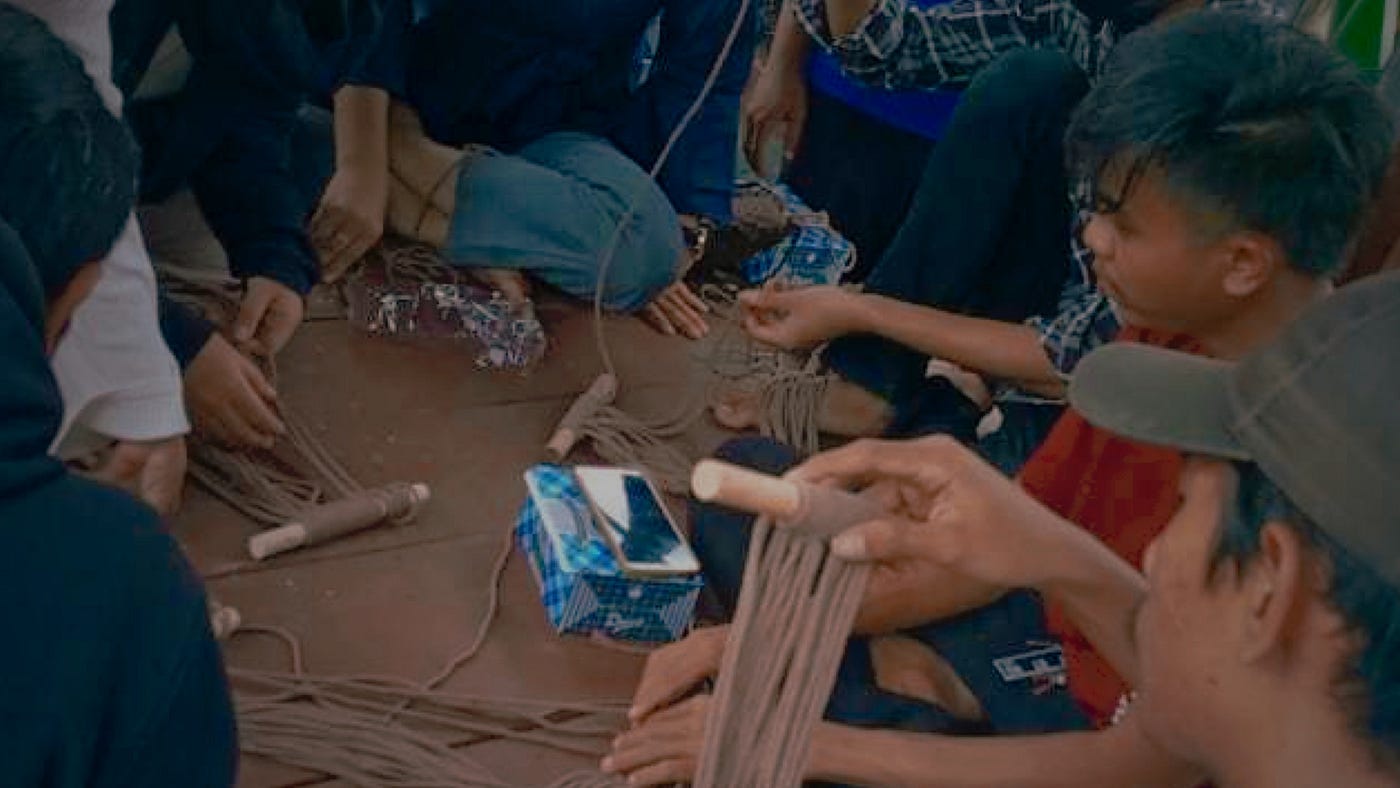 Pelatihan Macrame di Lapang Renyah, Kampung Kadulawang, Sukabumi (27/10/2020) (foto: etabloidfbi.com)