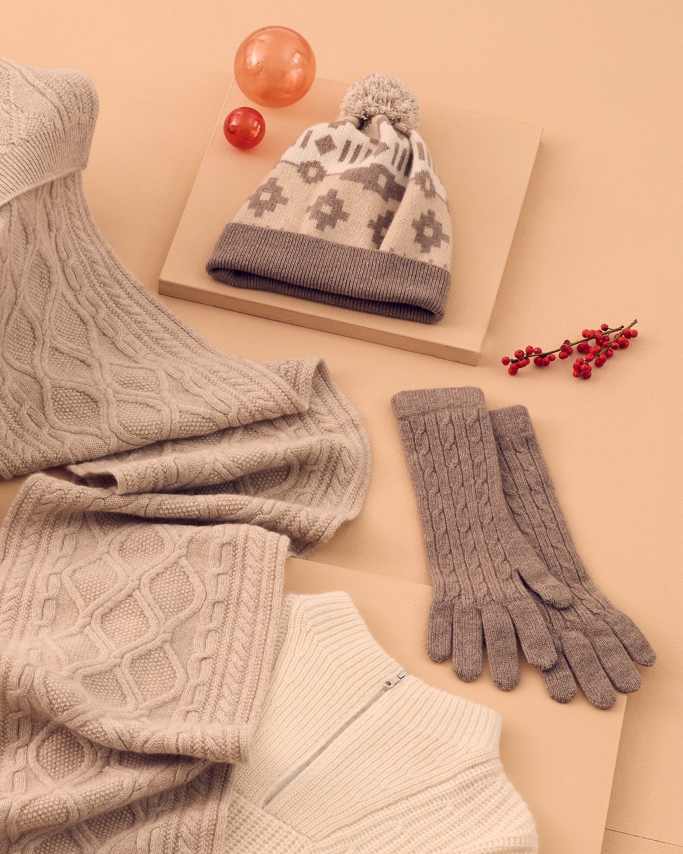 Holiday Gift Guide: Cozy Gifts For Her - Classy Yet Trendy