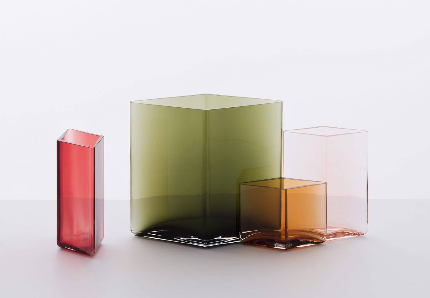 Ruutu — a delicate and simple vase made by mouth blown glass