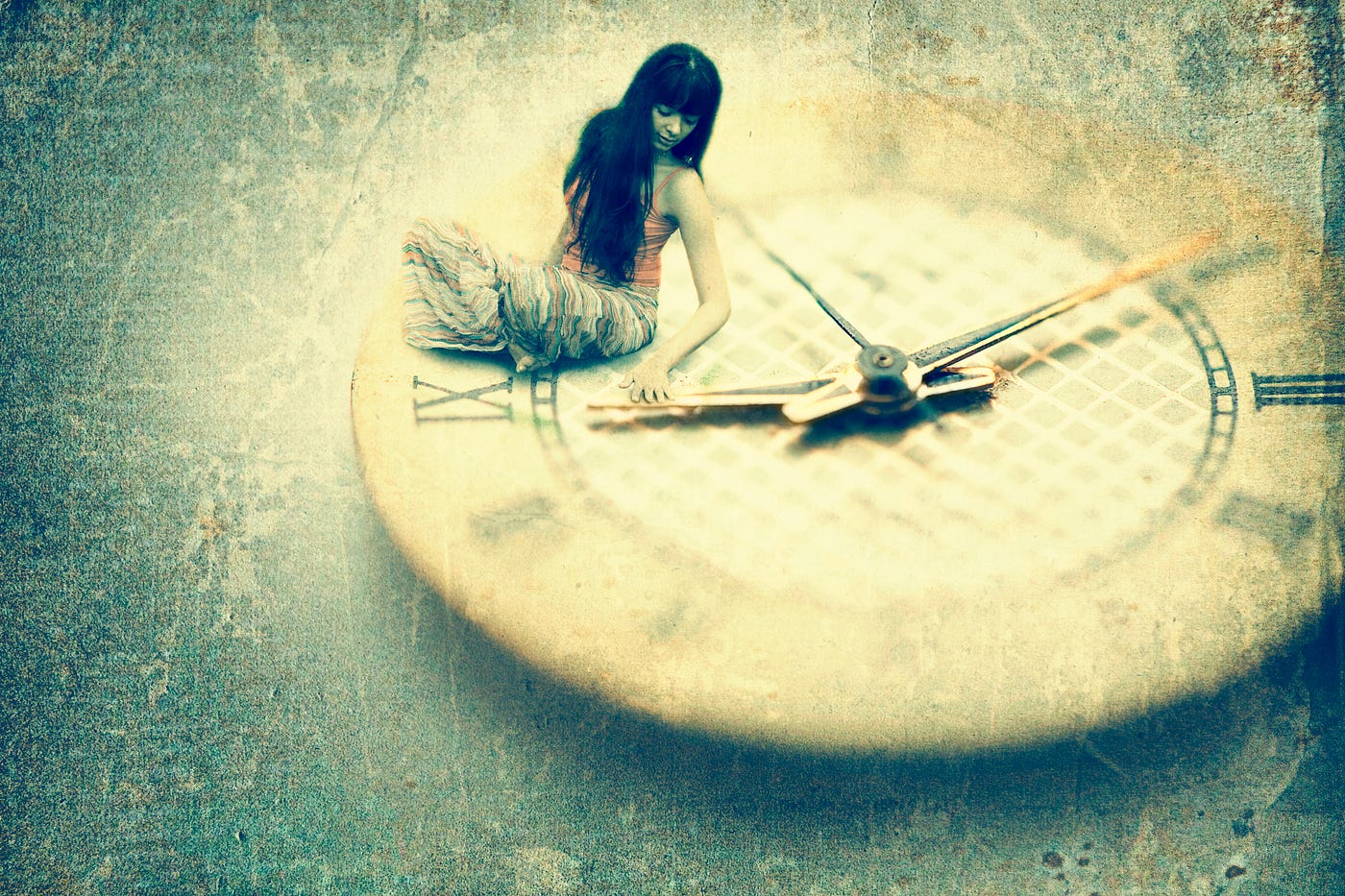 Быстротечность жизни. Память прошлых жизней. Прошлое жизненно. Человек и вселенная. Красивый сюрреализм.