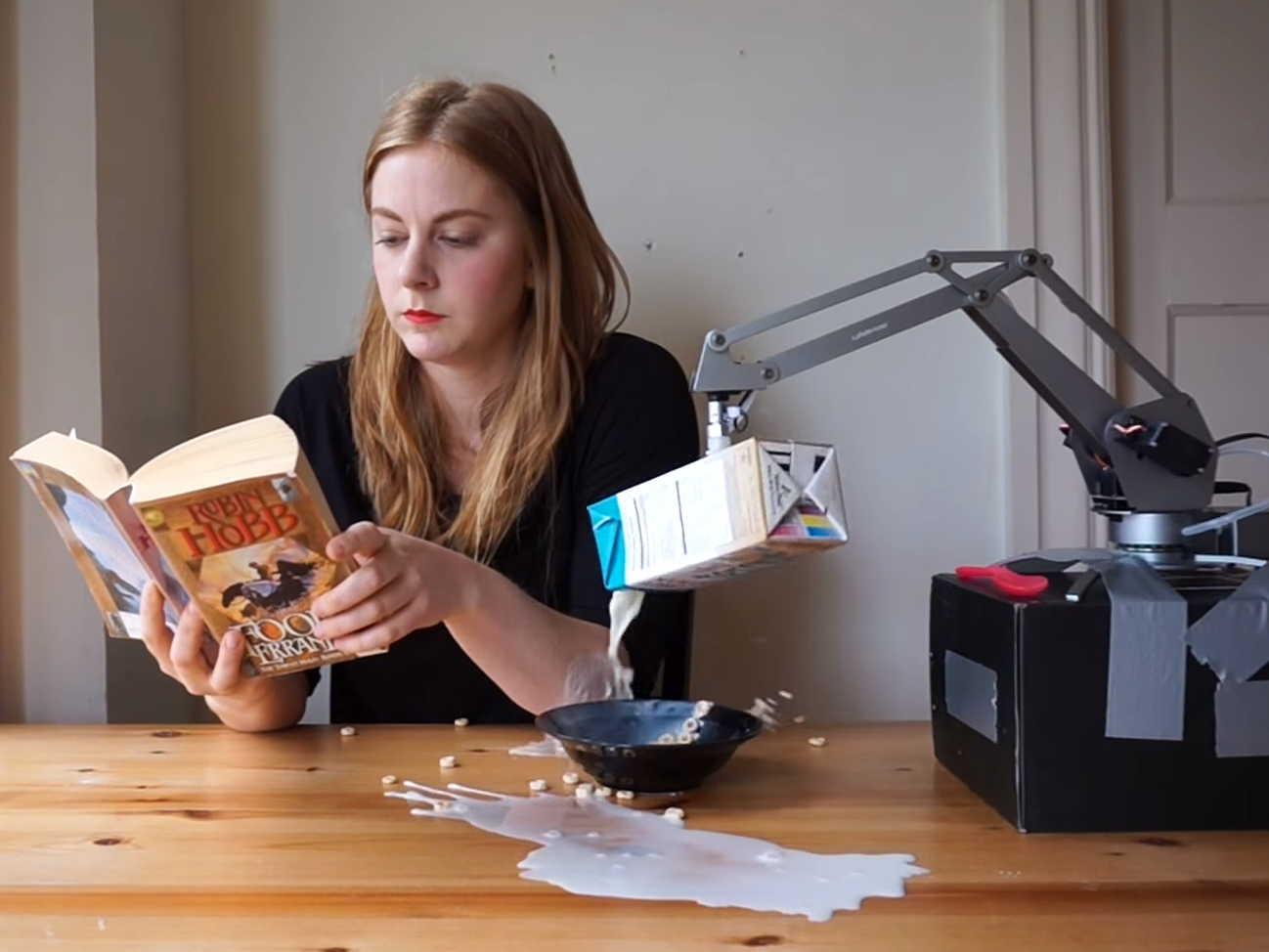 you make useless things — Simone's Robots | by Alayón | Future Today | Medium