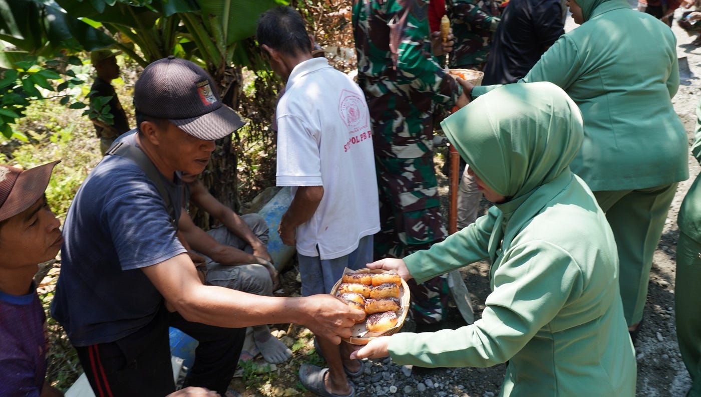 Persit KCK Cabang LXVII Berikan Dukungan Moril untuk Satgas TMMD Morowali: Yang Kita Lakukan Ini…