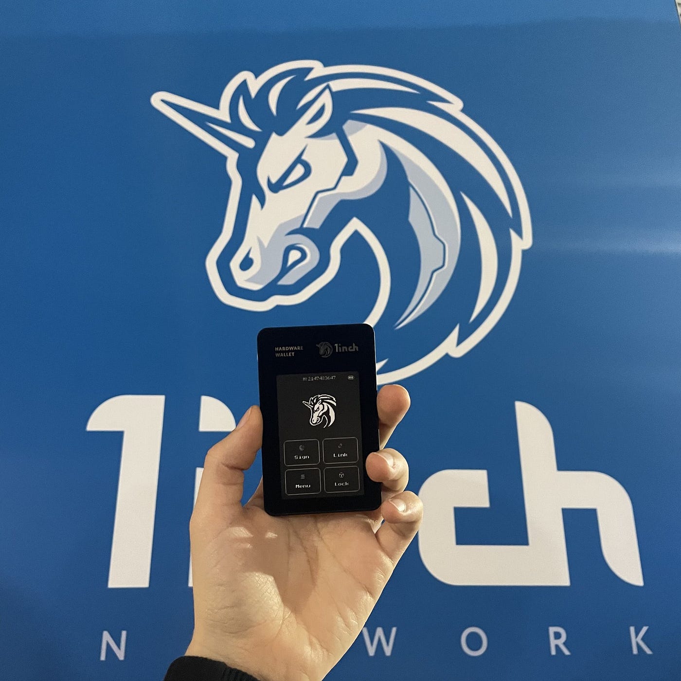 🔐 1inch Hardware Wallet: The Ultimate Guardian of Your Crypto | by SamWeb3  | Medium