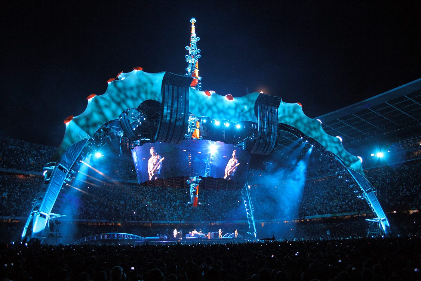 U2's GROUNDBREAKING Production — A brief overview, by Isaac Baker, Oct,  2023