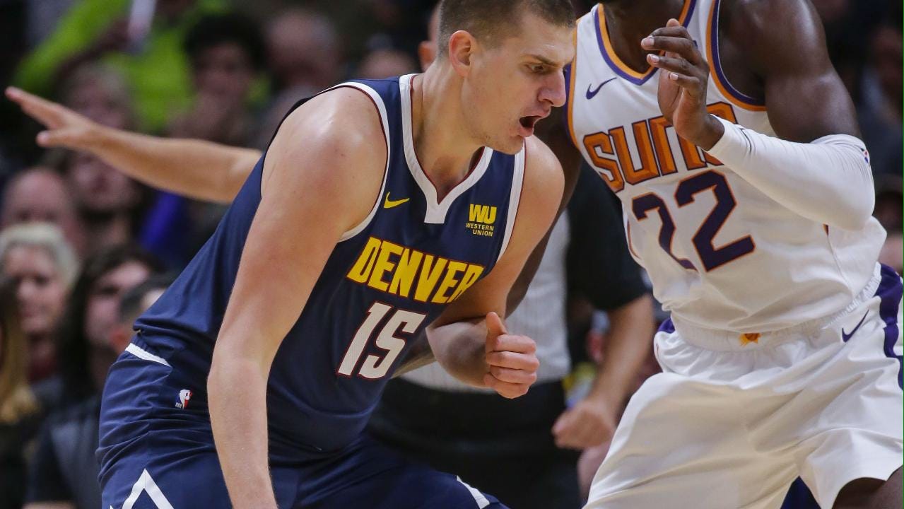 Nikola Jokic dá boas-vindas às finais da NBA com triplo-duplo e recorde 