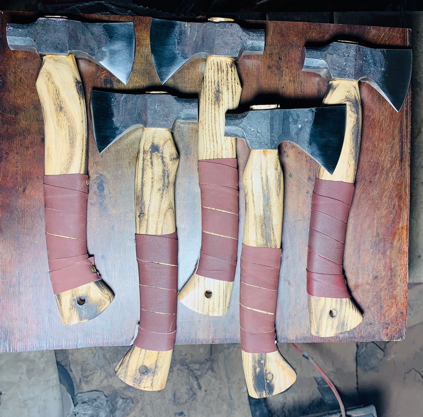 🔥 Premium Hand-Forged Axe — Built for Strength & Precision 🔥