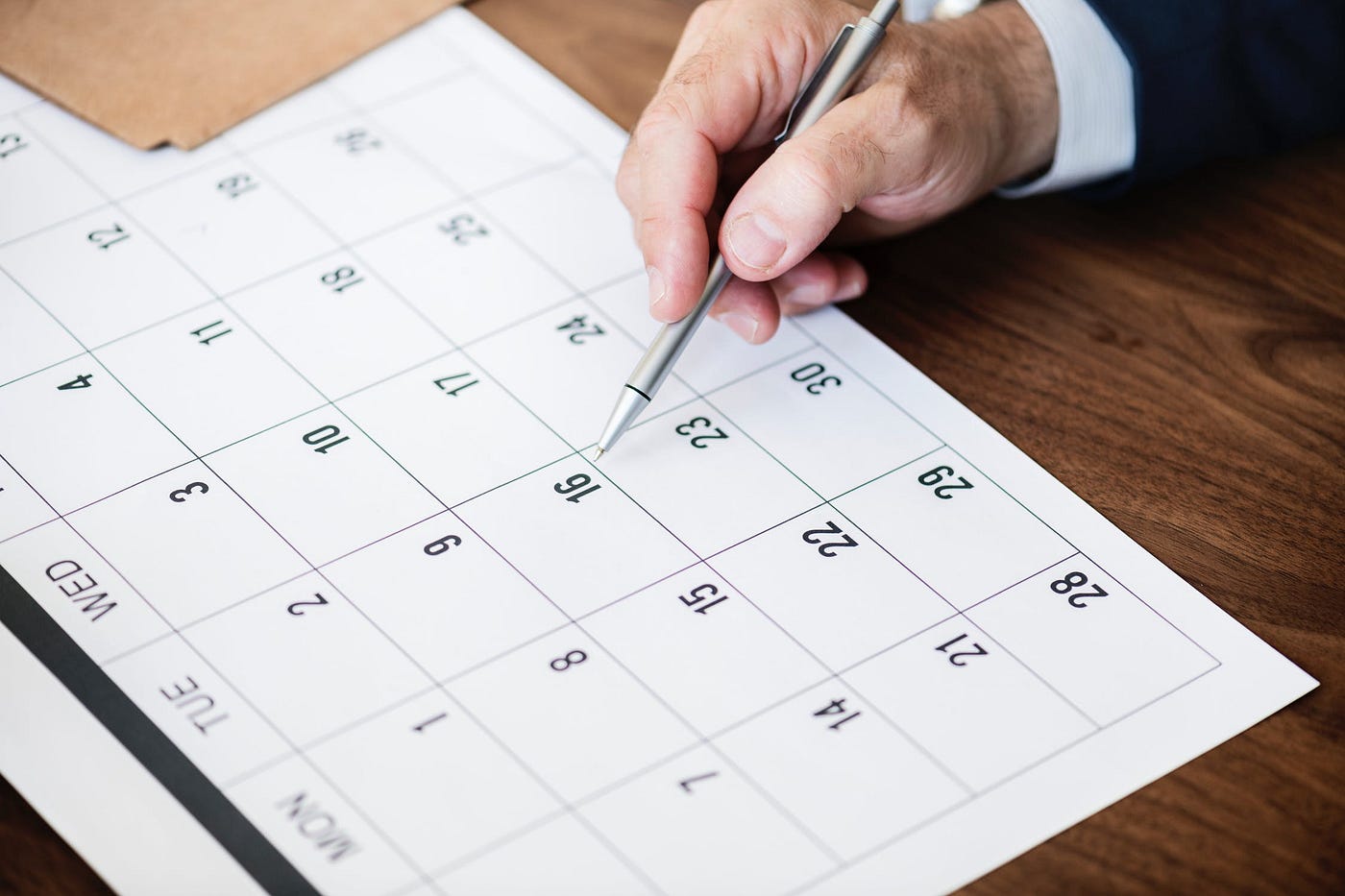 Dates du concours aide-soignant : où les trouver et quand faut-il commencer à se préparer ?