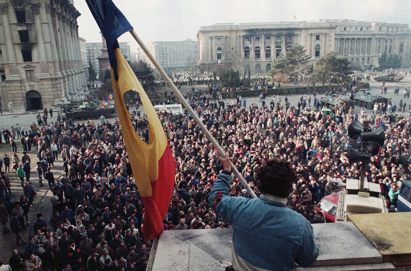 Революция в европе. Румыния 1989 Чаушеску. Революция в Румынии Бухарест 1989. Протесты в Румынии 1989.