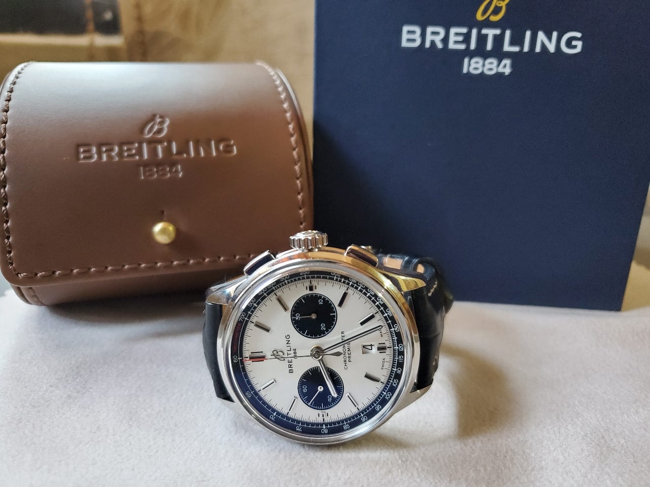 開箱】回顧：百年靈Breitling PREMIER B01 璞雅熊貓計時- Watch girl