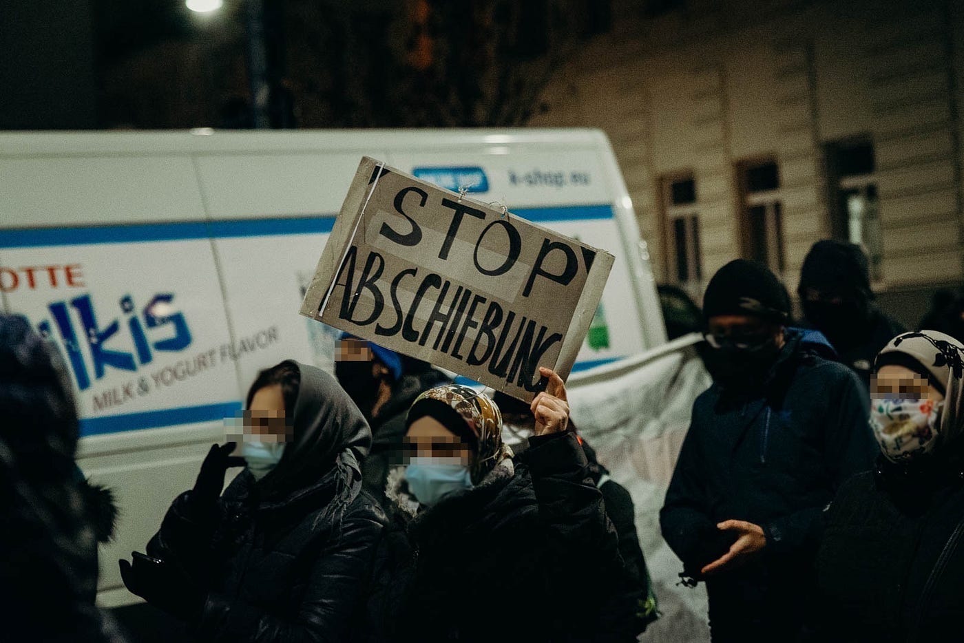 Skandalöser Umgang mit Tschetschen*innen in Österreich