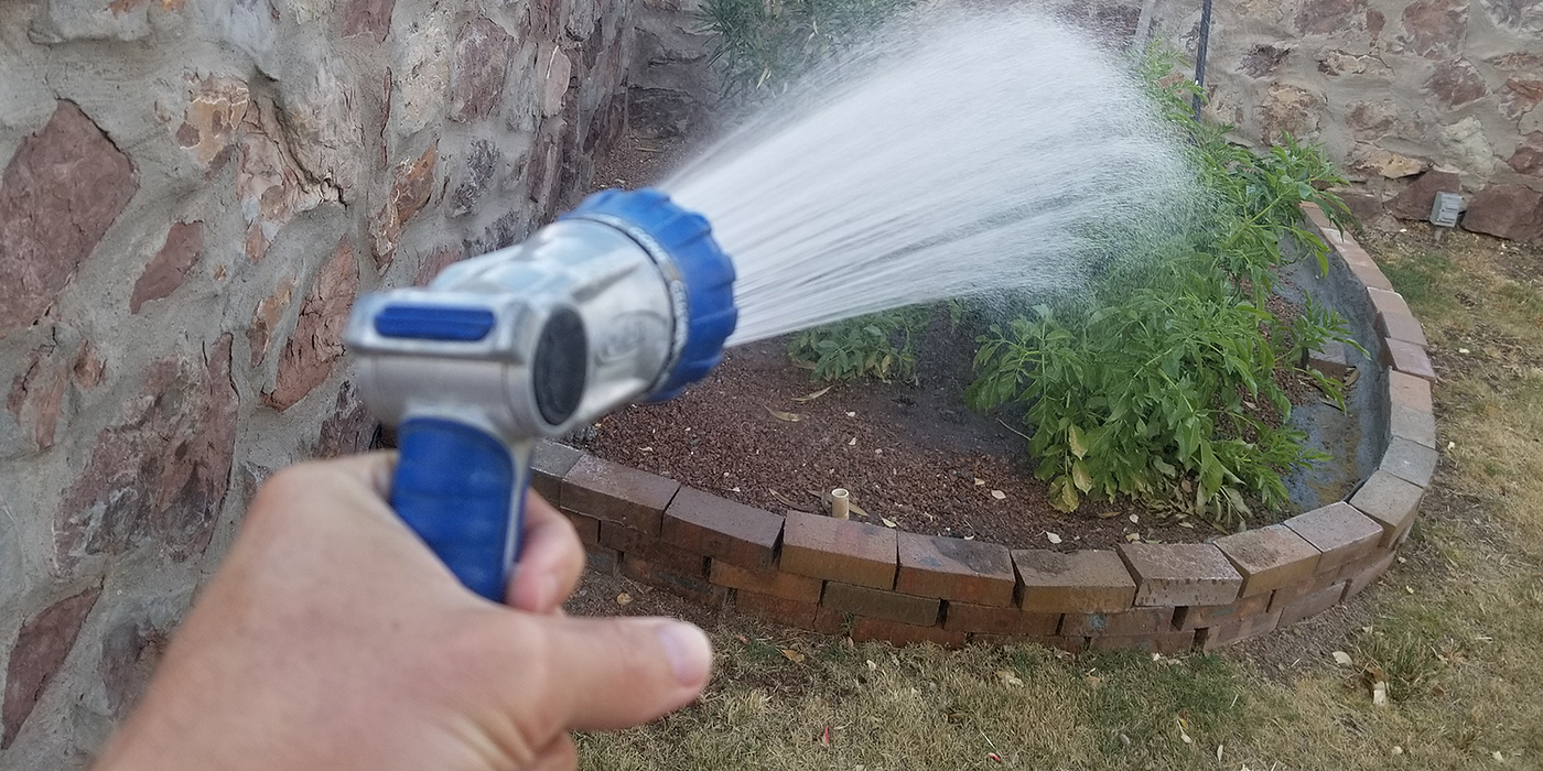 Step by Step Guide to Using a Hose End Sprayer: Easy & Effective Tips