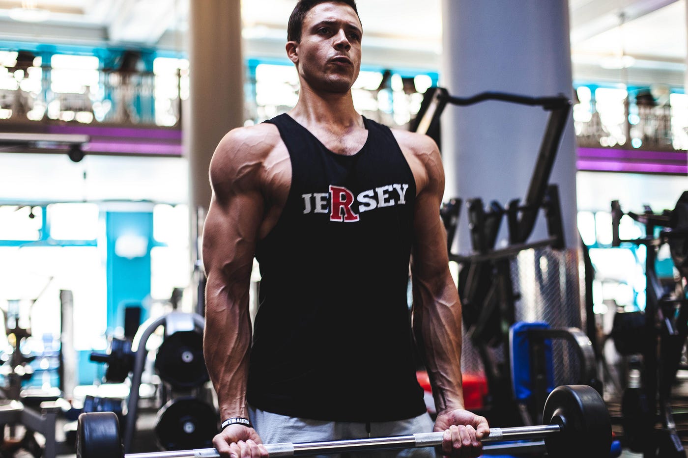 Stop Holding Your Breath: How to breathe & brace properly when lifting weights.
